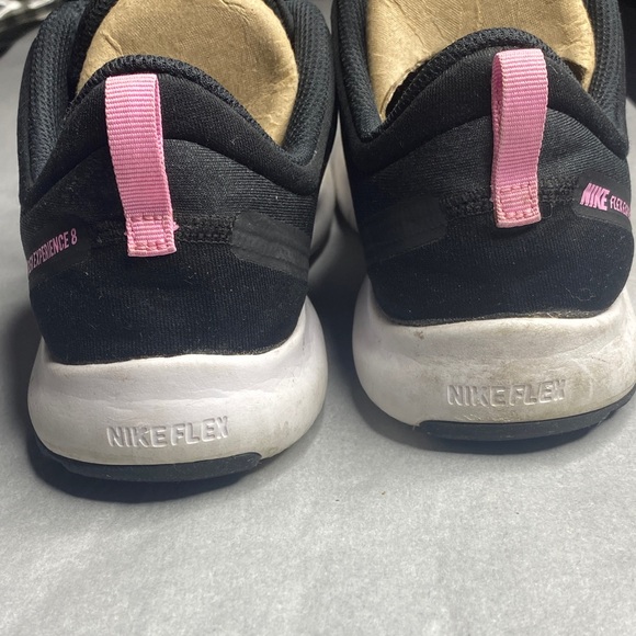 Nike Kids Sneakers in Black and Pink - Picture 2 of 9